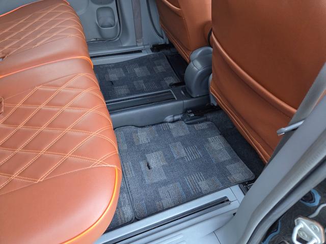 シエンタ Ｇ　３０ｍｍちょい上げ　リフトアップ　ジオランダーホワイトレタータイヤ　ホイールガンＭ塗装　　窓下色替えブルー　ヘッドライトクリア塗装済み（44枚目）