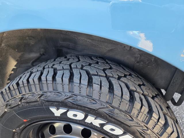 シエンタ Ｇ　３０ｍｍちょい上げ　リフトアップ　ジオランダーホワイトレタータイヤ　ホイールガンＭ塗装　　窓下色替えブルー　ヘッドライトクリア塗装済み（60枚目）