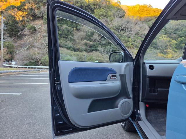 シエンタ Ｇ　３０ｍｍちょい上げ　リフトアップ　ジオランダーホワイトレタータイヤ　ホイールガンＭ塗装　　窓下色替えブルー　ヘッドライトクリア塗装済み（73枚目）