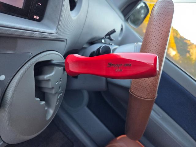 シエンタ Ｇ　３０ｍｍちょい上げ　リフトアップ　ジオランダーホワイトレタータイヤ　ホイールガンＭ塗装　　窓下色替えブルー　ヘッドライトクリア塗装済み（78枚目）