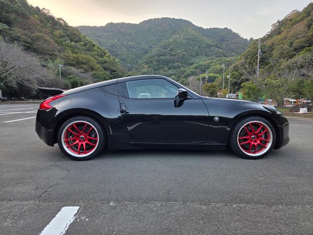 フェアレディZ バージョンS 禁煙車 78WORKS3眼LEDヘッドライト VARISクーリングボンネットカーボン製 WORKエボリューション19インチAW&ポテンザ リアスポイラー(8枚目)