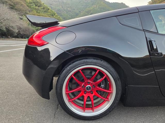 フェアレディZ バージョンS 禁煙車 78WORKS3眼LEDヘッドライト VARISクーリングボンネットカーボン製 WORKエボリューション19インチAW&ポテンザ リアスポイラー(22枚目)