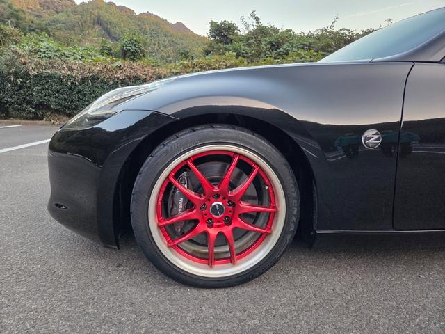 フェアレディZ バージョンS 禁煙車 78WORKS3眼LEDヘッドライト VARISクーリングボンネットカーボン製 WORKエボリューション19インチAW&ポテンザ リアスポイラー(51枚目)