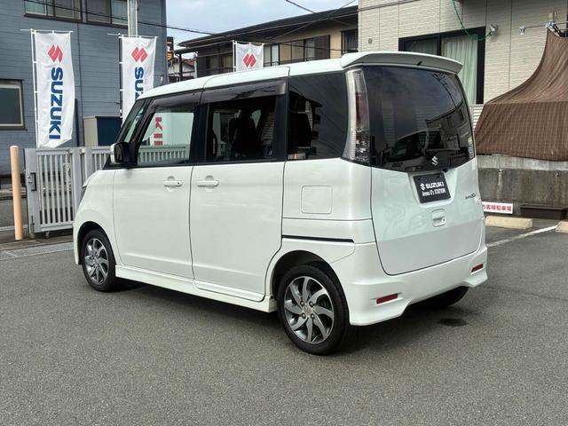 パレットＳＷ ＸＳ　バックカメラ　両側スライド・片側電動　ナビ　ＨＩＤ　スマートキー　電動格納ミラー　ベンチシート　ＣＶＴ　盗難防止システム　ＡＢＳ　アルミホイール　衝突安全ボディ　エアコン　パワーステアリング（7枚目）