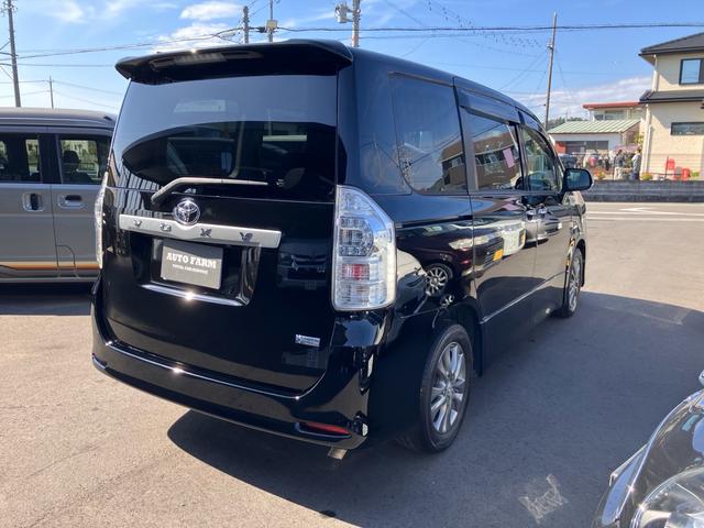 ヴォクシー ZS 煌(4枚目)