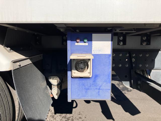 キャンターエコハイブリッド 　冷蔵冷凍車（7枚目）