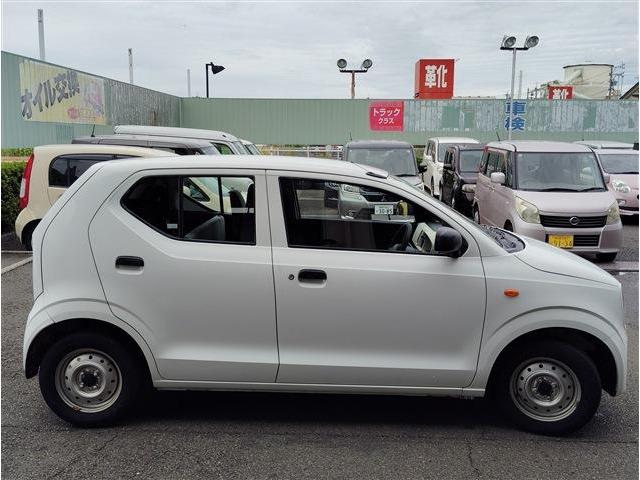 アルト ＶＰ　車検令和９年１１月５日まで　走行４１７２２ｋｍ　ＡＧＳ５速　ＡＢＳ　エアバック　タイヤ１４５／８０Ｒ１３　新車保証書　取扱説明書（29枚目）
