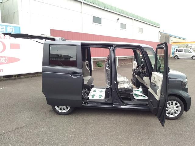 N-BOX ベースグレード スマートキー プッシュスタート シートヒーター オートエアコン 片側電動スライドドア ベンチシート 後席サンシェード/ドリンクホルダー 新車保証書 取扱説明書 ナビセット付き(15枚目)