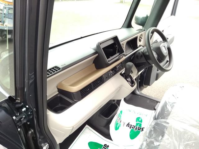 N-BOX ベースグレード スマートキー プッシュスタート シートヒーター オートエアコン 片側電動スライドドア ベンチシート 後席サンシェード/ドリンクホルダー 新車保証書 取扱説明書 ナビセット付き(24枚目)