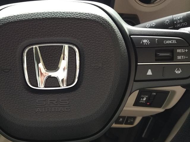 N-BOX ベースグレード スマートキー プッシュスタート シートヒーター オートエアコン 片側電動スライドドア ベンチシート 後席サンシェード/ドリンクホルダー 新車保証書 取扱説明書 ナビセット付き(41枚目)