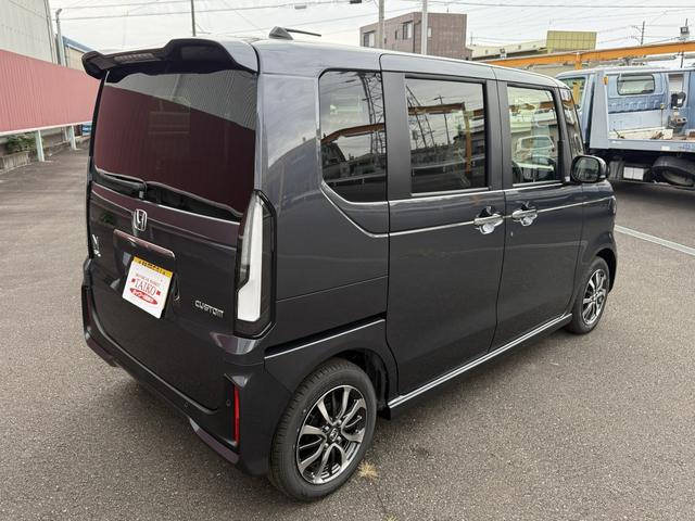 N-BOXカスタム ベースグレード ナビ フルセグTV バックモニター ドラレコ前後 ETC ボディコーティング スマートキー プッシュスタート シートヒーター オートエアコン 片側電動スライドドア ベンチシート 新車保証書(9枚目)