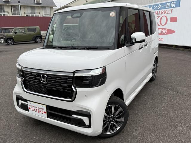 Ｎ－ＢＯＸカスタム ベースグレード　ナビ　フルセグＴＶ　バックモニター　ドラレコ前後　ＥＴＣ　ボディコーティング　スマートキー　プッシュスタート　シートヒーター　オートエアコン　片側電動スライドドア　ベンチシート　新車保証書（2枚目）