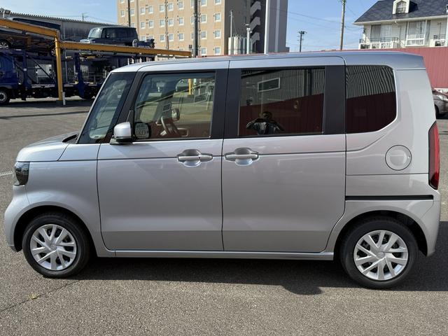 N-BOX ベースグレード Panasonicナビゲーション フルセグTV DVD ドライブレコーダー前後 ETC バックカメラ ボディーコーティング 左側パワースライドドア LEDヘッドライト オートエアコン 後席サンシェード(11枚目)