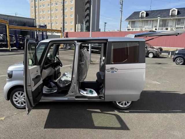 N-BOX ベースグレード Panasonicナビゲーション フルセグTV DVD ドライブレコーダー前後 ETC バックカメラ ボディーコーティング 左側パワースライドドア LEDヘッドライト オートエアコン 後席サンシェード(21枚目)