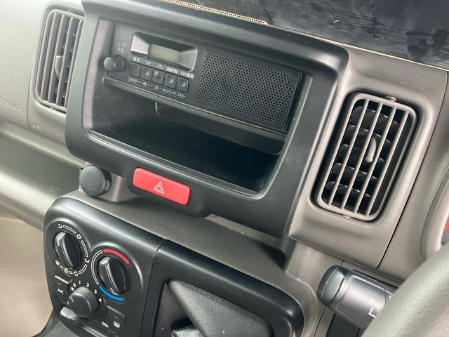 ＮＶ１００クリッパーバン ＤＸ　５速マニュアル　キーレスエントリー　車検令和９年２月　走行６．４万キロ　エアコン　パワステ　両側スライドドア　エアバッグ　ＡＢＳ（21枚目）