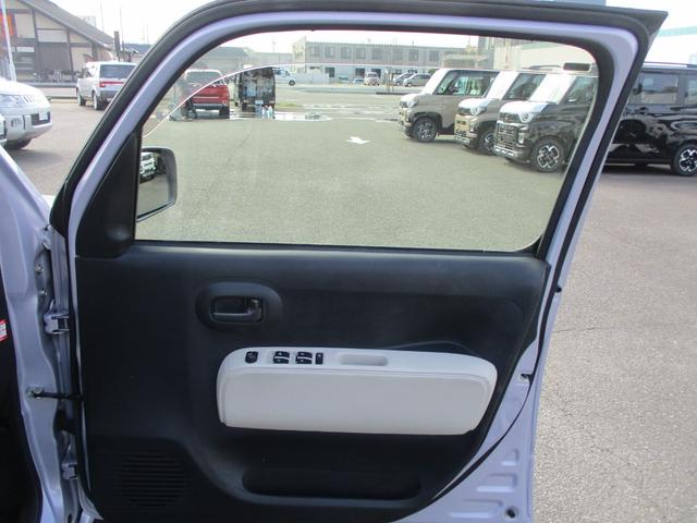 ミラココア ココアＸ　セキュリティー　パワーウインド　ｉ－ＳＴＯＰ　インテリキー　安全ボディ　運転席エアバック　キーレスキー　ダブルエアバック　ＡＢＳ付　パワステ　ベンチシート　エアコン（8枚目）