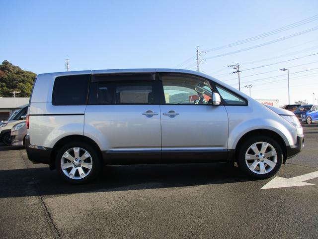 デリカＤ：５ Ｇ　パワーパッケージ　エクリプスナビ／ＴＶ／ＥＴＣ／フォグランプ／ディスチャージヘッドライト／両側電動スライドドア／ベージュ内装／ウッド調パネル／１８インチアルミホイール／２ＷＤ／アイドリングストップ／ワンオーナー（9枚目）