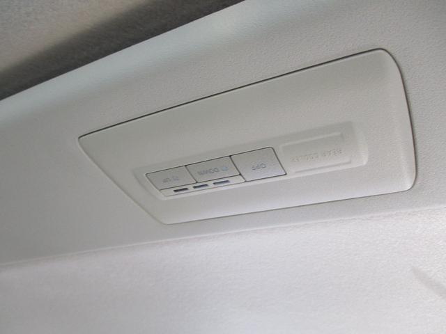 デリカＤ：５ Ｇ　パワーパッケージ　エクリプスナビ／ＴＶ／ＥＴＣ／フォグランプ／ディスチャージヘッドライト／両側電動スライドドア／ベージュ内装／ウッド調パネル／１８インチアルミホイール／２ＷＤ／アイドリングストップ／ワンオーナー（52枚目）