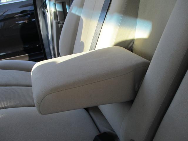 デリカＤ：５ Ｇ　パワーパッケージ　エクリプスナビ／ＴＶ／ＥＴＣ／フォグランプ／ディスチャージヘッドライト／両側電動スライドドア／ベージュ内装／ウッド調パネル／１８インチアルミホイール／２ＷＤ／アイドリングストップ／ワンオーナー（63枚目）