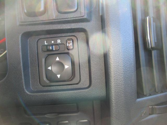 デリカＤ：５ Ｇ　パワーパッケージ　助手席エアバッグ　インテリジェントキー　切替式４ＷＤ　オートクルーズコントロール　衝突安全ボディ　デュアルエアコン　運転席エアバック　ＡＳＣ　３列シート　キーフリー　ＡＢＳ　フルフラット　パワステ（19枚目）