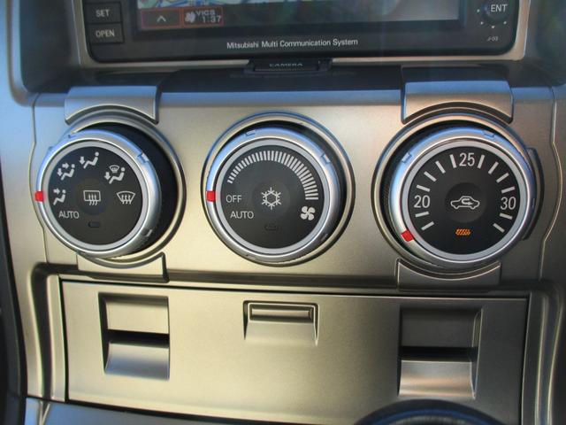 デリカＤ：５ Ｇ　パワーパッケージ　助手席エアバッグ　インテリジェントキー　切替式４ＷＤ　オートクルーズコントロール　衝突安全ボディ　デュアルエアコン　運転席エアバック　ＡＳＣ　３列シート　キーフリー　ＡＢＳ　フルフラット　パワステ（24枚目）