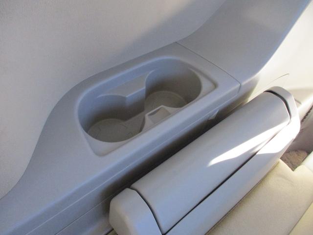 デリカＤ：５ Ｇ　パワーパッケージ　助手席エアバッグ　インテリジェントキー　切替式４ＷＤ　オートクルーズコントロール　衝突安全ボディ　デュアルエアコン　運転席エアバック　ＡＳＣ　３列シート　キーフリー　ＡＢＳ　フルフラット　パワステ（48枚目）