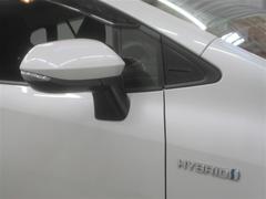 ドアミラーは電動格納機能もあります。駐車する際にこの機能があると大変便利ですね。 6