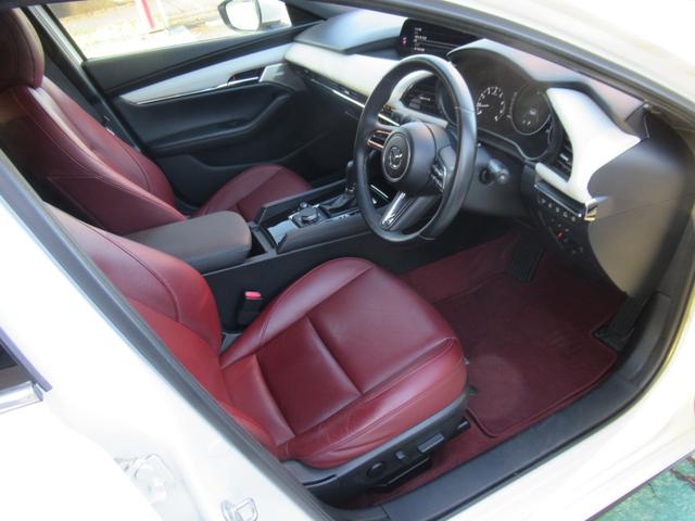 ＭＡＺＤＡ３ファストバック ２０Ｓ　１００周年特別記念車　純正ナビ／３６０°カメラ／ＥＴＣ車載器／ドライブレコーダー／ＢＯＳＥスピーカー／キーレスプッシュスタート／電動パワーシート（25枚目）
