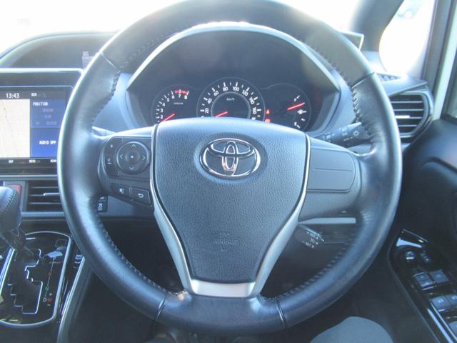 ヴォクシー ＺＳ　煌　純正１０インチナビ／バックカメラ／純正天吊りモニター／後席両側電動スライド／ＥＴＣ（5枚目）