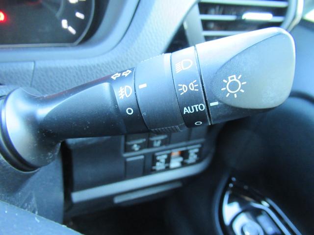 ヴォクシー ＺＳ　煌　純正１０インチナビ／バックカメラ／純正天吊りモニター／後席両側電動スライド／ＥＴＣ（13枚目）