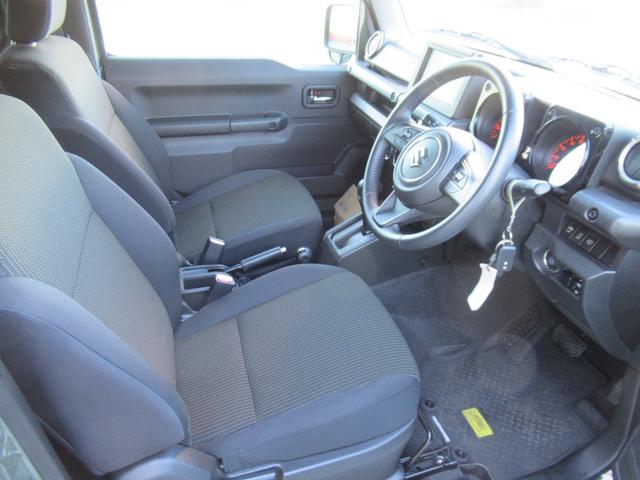 前列シートの画像です。キレイにクリーニング済みですし、目立った汚れもありませんので、安心して運転できますよ！