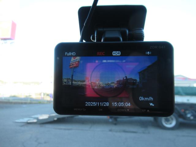 キューブ １５Ｘ　７インチナビ／フルセグＴＶ／ＣＤ、ＤＶＤ再生／ＡＭ　ＦＭラジオ／フロントドラレコ／プッシュスタート／マニュアルエアコン（11枚目）