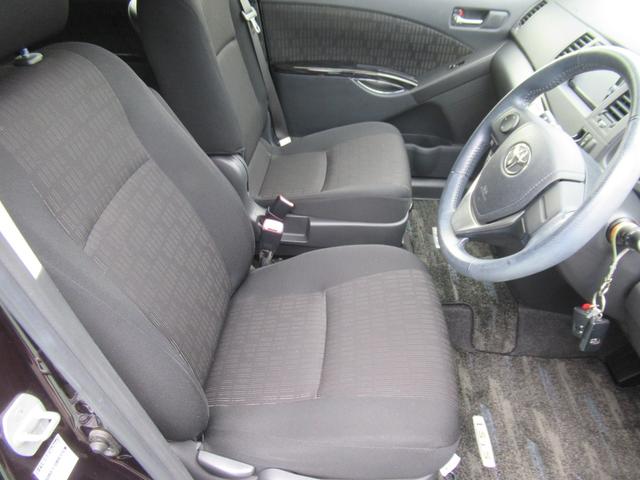 前列シートの画像です。キレイにクリーニング済みですし、目立った汚れもありませんので、安心して運転できますよ！
