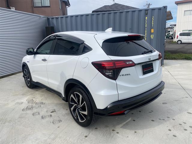 ヴェゼル ハイブリッドＲＳ・ホンダセンシング　後期モデル・レーダークルーズ・衝突軽減・ハーフレザーシート・シートヒーター・ナビ　ＤＶＤ　地デジ　ブルートゥース・バックカメラ・ＥＴＣ・シートヒーター・ＬＥＤヘッドライト・スマートキー（10枚目）