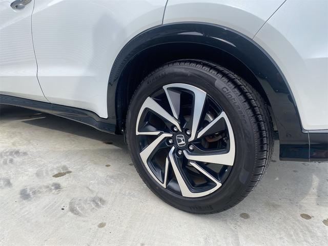 ヴェゼル ハイブリッドＲＳ・ホンダセンシング　後期モデル・レーダークルーズ・衝突軽減・ハーフレザーシート・シートヒーター・ナビ　ＤＶＤ　地デジ　ブルートゥース・バックカメラ・ＥＴＣ・シートヒーター・ＬＥＤヘッドライト・スマートキー（14枚目）