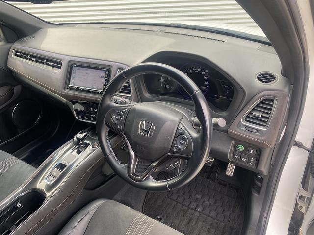 ヴェゼル ハイブリッドＲＳ・ホンダセンシング　後期モデル・レーダークルーズ・衝突軽減・ハーフレザーシート・シートヒーター・ナビ　ＤＶＤ　地デジ　ブルートゥース・バックカメラ・ＥＴＣ・シートヒーター・ＬＥＤヘッドライト・スマートキー（18枚目）