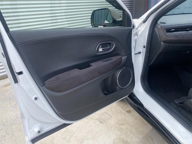 ヴェゼル ハイブリッドＲＳ・ホンダセンシング　後期モデル・レーダークルーズ・衝突軽減・ハーフレザーシート・シートヒーター・ナビ　ＤＶＤ　地デジ　ブルートゥース・バックカメラ・ＥＴＣ・シートヒーター・ＬＥＤヘッドライト・スマートキー（23枚目）