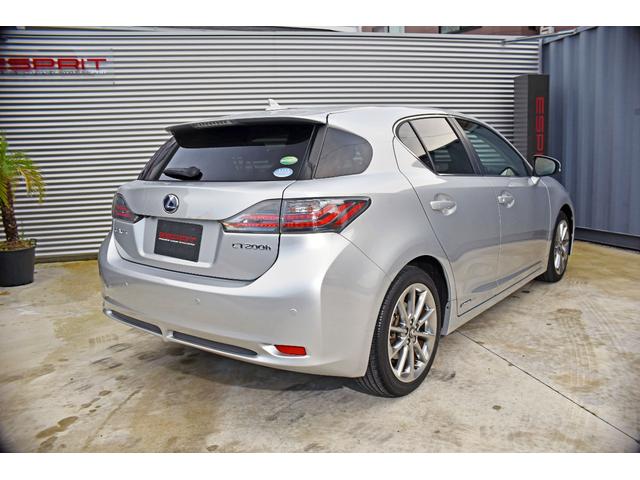 CT CT200h クリエイティブ テキスタイルインテリア 黒革シート ブルーステッチ LEDヘッドライト 純正マルチナビフルセグTV Bluetooth バックカメラ ETC 前席シートヒーター 純正17AW スマートキー クルコン オートエアコン(12枚目)