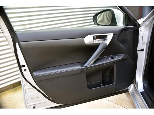 CT CT200h クリエイティブ テキスタイルインテリア 黒革シート ブルーステッチ LEDヘッドライト 純正マルチナビフルセグTV Bluetooth バックカメラ ETC 前席シートヒーター 純正17AW スマートキー クルコン オートエアコン(32枚目)