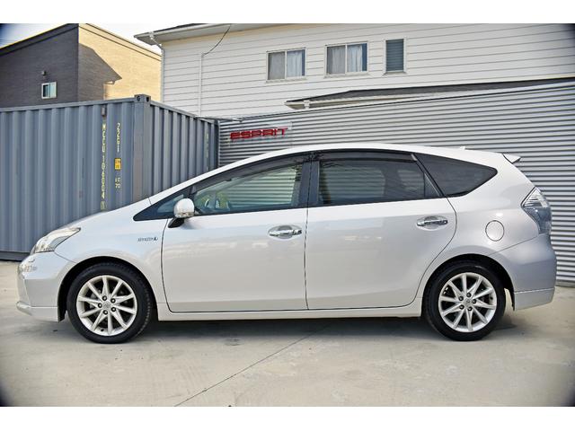 ＬＥＤヘッドライト　革調シートカバー　社外ＳＤナビフルセグＴＶ　Ｂｌｕｅｔｏｏｔｈ　ＥＴＣ　バックカメラ　スマートキー＆プッシュスタート　オートエアコン　純正１７インチアルミホイール