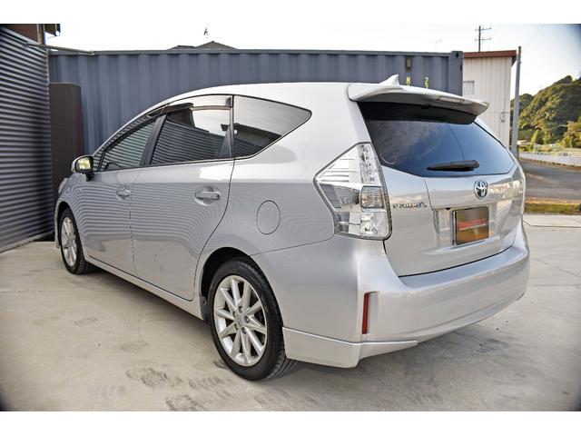 ＬＥＤヘッドライト　革調シートカバー　社外ＳＤナビフルセグＴＶ　Ｂｌｕｅｔｏｏｔｈ　ＥＴＣ　バックカメラ　スマートキー＆プッシュスタート　オートエアコン　純正１７インチアルミホイール