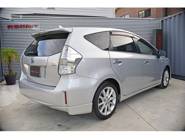 ＬＥＤヘッドライト　革調シートカバー　社外ＳＤナビフルセグＴＶ　Ｂｌｕｅｔｏｏｔｈ　ＥＴＣ　バックカメラ　スマートキー＆プッシュスタート　オートエアコン　純正１７インチアルミホイール