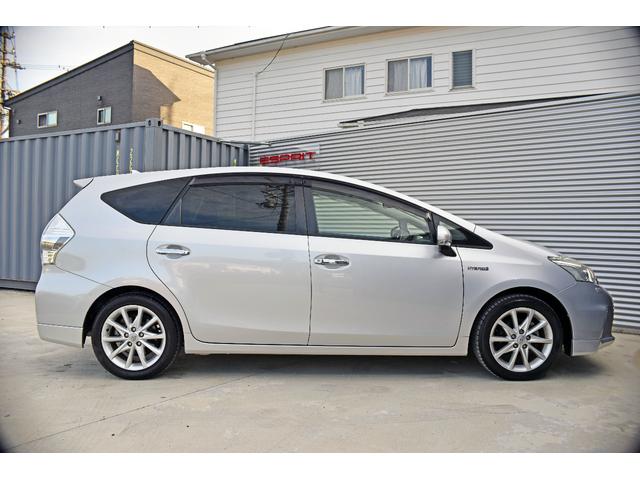 ＬＥＤヘッドライト　革調シートカバー　社外ＳＤナビフルセグＴＶ　Ｂｌｕｅｔｏｏｔｈ　ＥＴＣ　バックカメラ　スマートキー＆プッシュスタート　オートエアコン　純正１７インチアルミホイール