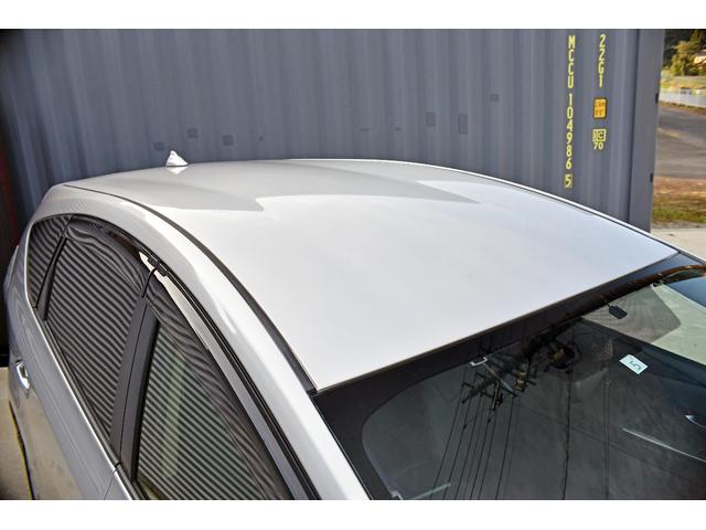 ＬＥＤヘッドライト　革調シートカバー　社外ＳＤナビフルセグＴＶ　Ｂｌｕｅｔｏｏｔｈ　ＥＴＣ　バックカメラ　スマートキー＆プッシュスタート　オートエアコン　純正１７インチアルミホイール