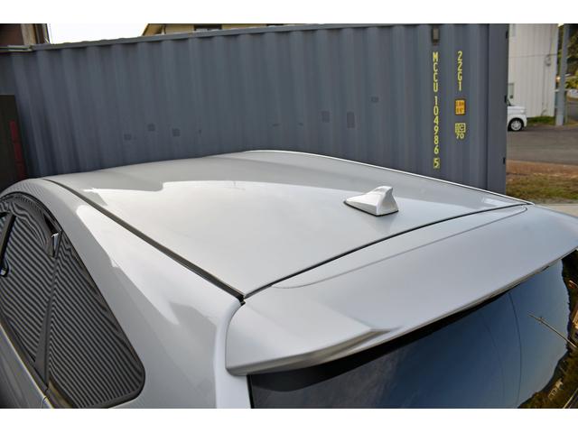 ＬＥＤヘッドライト　革調シートカバー　社外ＳＤナビフルセグＴＶ　Ｂｌｕｅｔｏｏｔｈ　ＥＴＣ　バックカメラ　スマートキー＆プッシュスタート　オートエアコン　純正１７インチアルミホイール