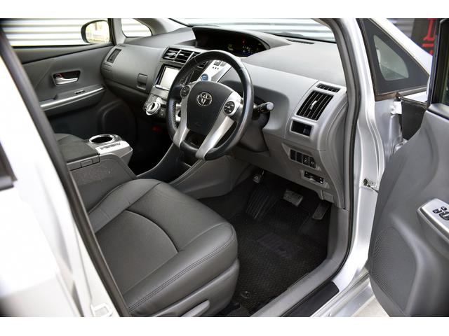 ＬＥＤヘッドライト　革調シートカバー　社外ＳＤナビフルセグＴＶ　Ｂｌｕｅｔｏｏｔｈ　ＥＴＣ　バックカメラ　スマートキー＆プッシュスタート　オートエアコン　純正１７インチアルミホイール