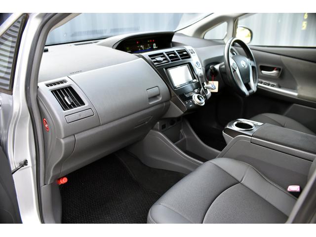 ＬＥＤヘッドライト　革調シートカバー　社外ＳＤナビフルセグＴＶ　Ｂｌｕｅｔｏｏｔｈ　ＥＴＣ　バックカメラ　スマートキー＆プッシュスタート　オートエアコン　純正１７インチアルミホイール