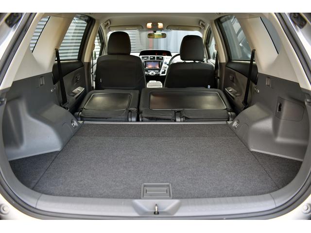 ＬＥＤヘッドライト　革調シートカバー　社外ＳＤナビフルセグＴＶ　Ｂｌｕｅｔｏｏｔｈ　ＥＴＣ　バックカメラ　スマートキー＆プッシュスタート　オートエアコン　純正１７インチアルミホイール