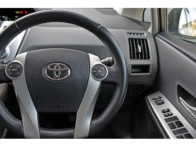 ＬＥＤヘッドライト　革調シートカバー　社外ＳＤナビフルセグＴＶ　Ｂｌｕｅｔｏｏｔｈ　ＥＴＣ　バックカメラ　スマートキー＆プッシュスタート　オートエアコン　純正１７インチアルミホイール