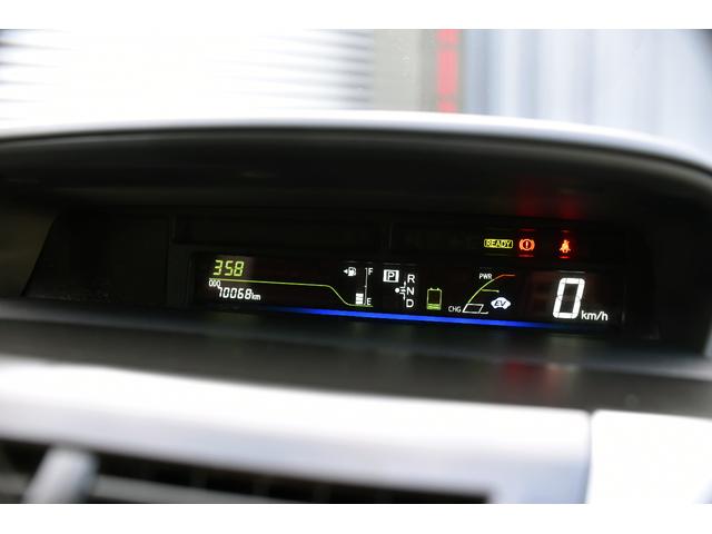 ＬＥＤヘッドライト　革調シートカバー　社外ＳＤナビフルセグＴＶ　Ｂｌｕｅｔｏｏｔｈ　ＥＴＣ　バックカメラ　スマートキー＆プッシュスタート　オートエアコン　純正１７インチアルミホイール